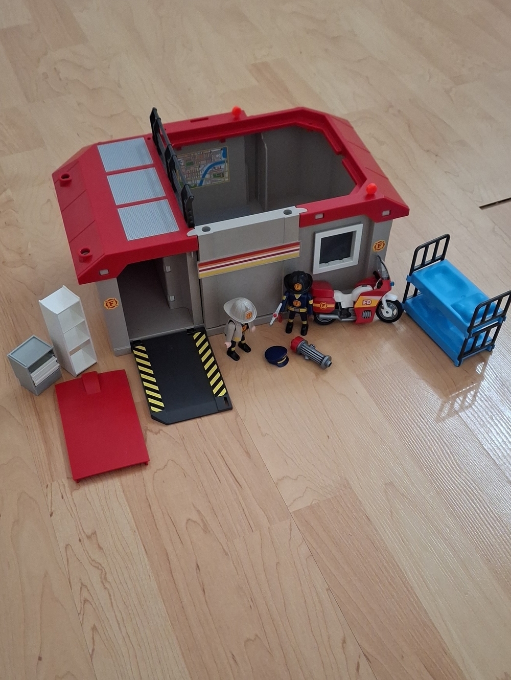 Playmobil 2010 Take Along Fire Station With Accessories Missing Pieces